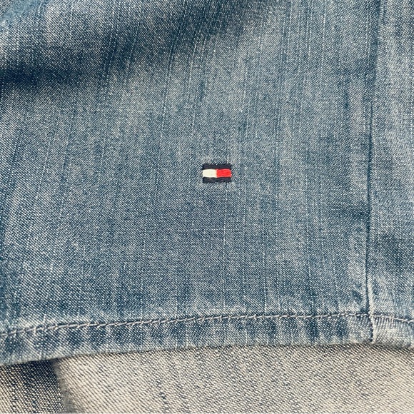 Tommy Hilfiger Chambray Flutter Sleeve Button Down Top - Picture 7 of 10